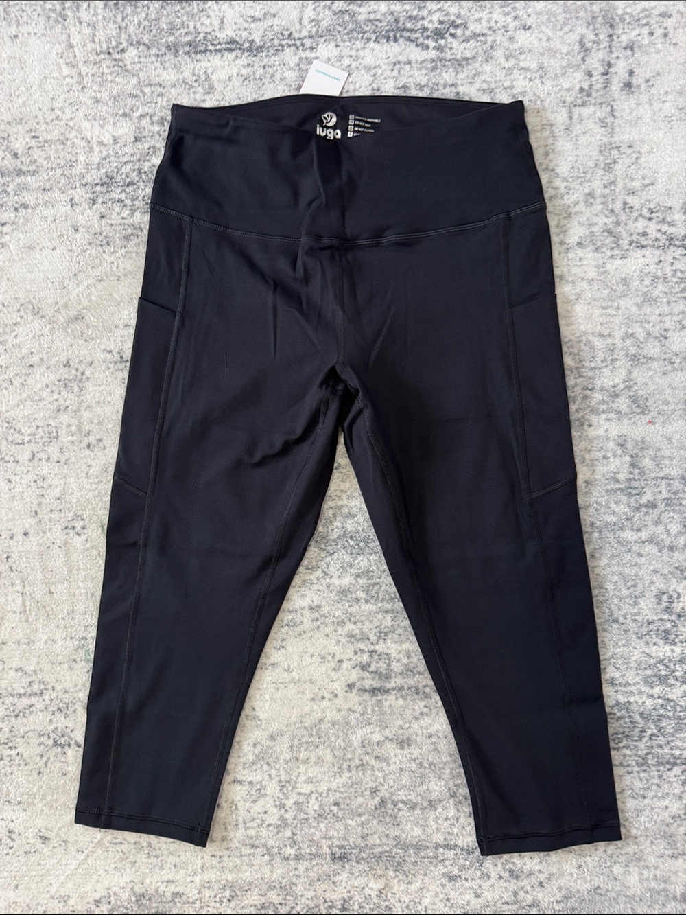 luga Black Active Capri Leggings with Side Pockets